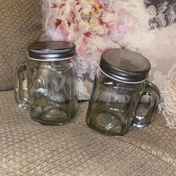 🤍🩶🤍NWOT Set of Two Small Mason Jars with handles & lids - Picture 3 of 11